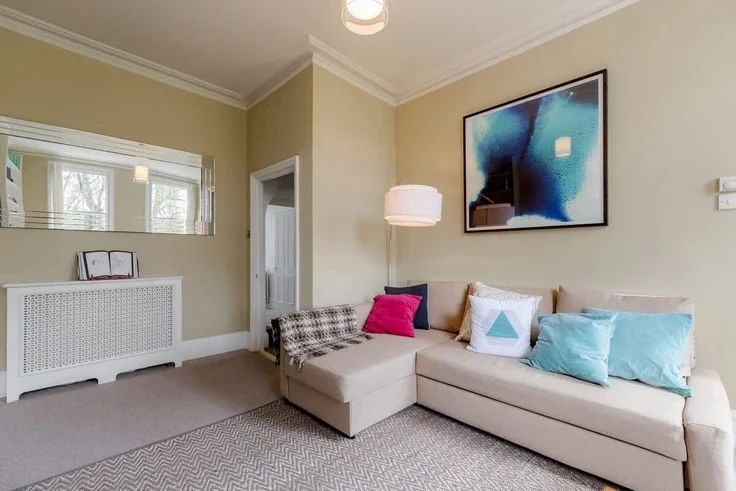 Flat Warwick Road in Greater London