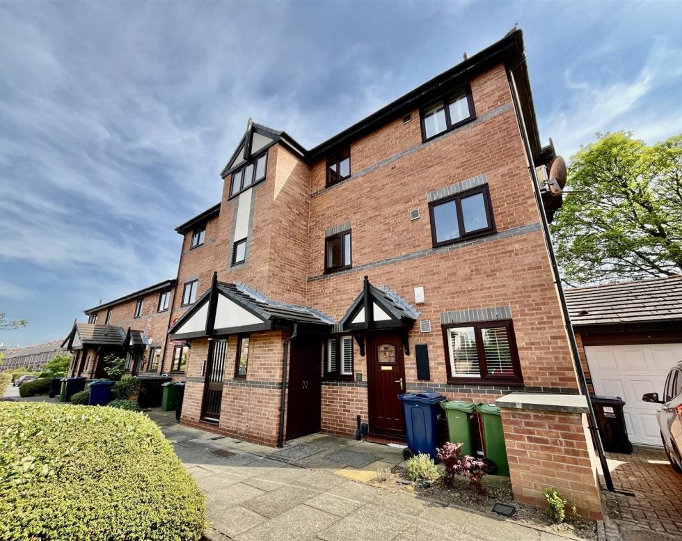 Flat Shipley Court in Gateshead