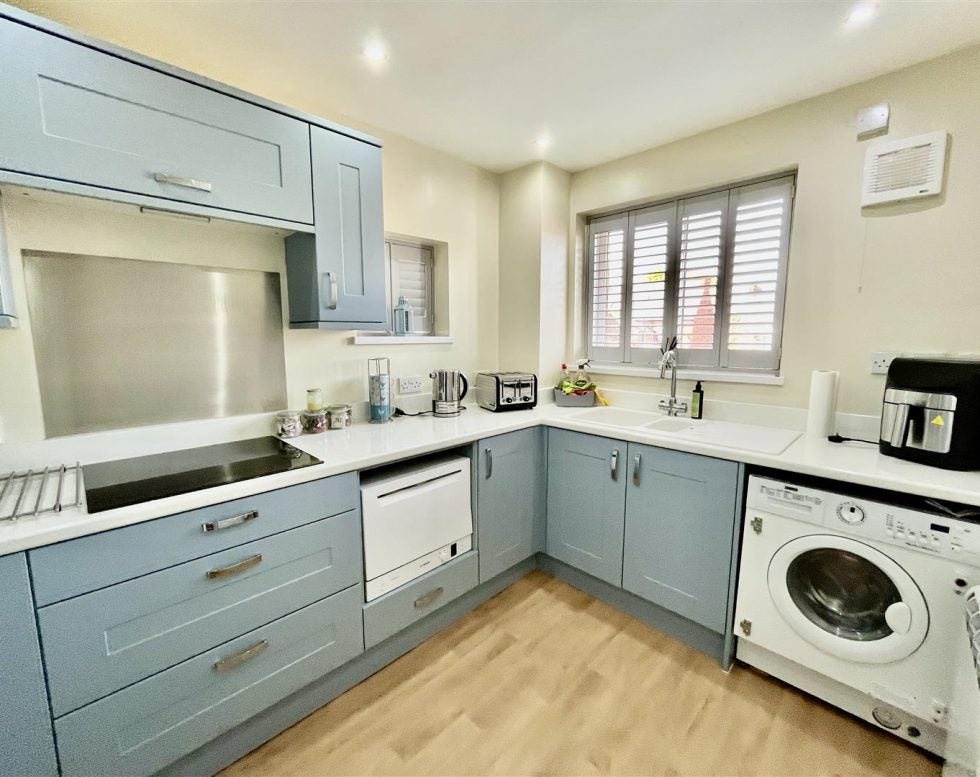 Flat Shipley Court in Gateshead