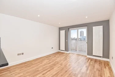 Flat Rye Lane in Greater London