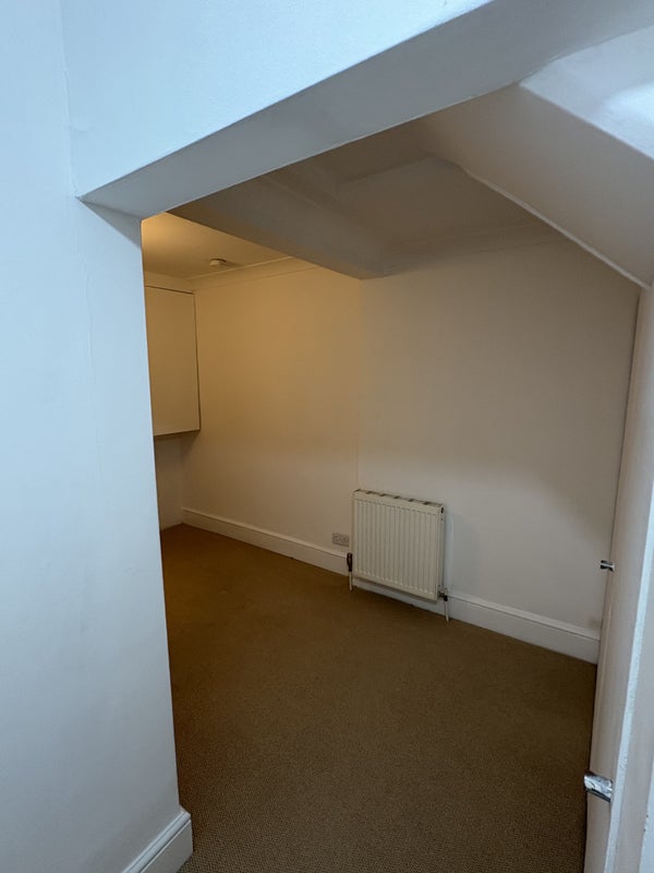 Room Bolingbroke Road in Greater London