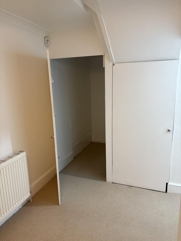 Room Bolingbroke Road in Greater London