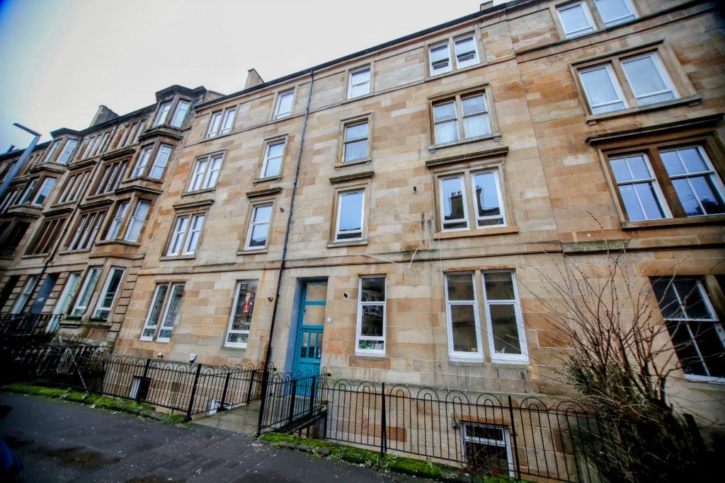 Flat Dixon Avenue in Glasgow
