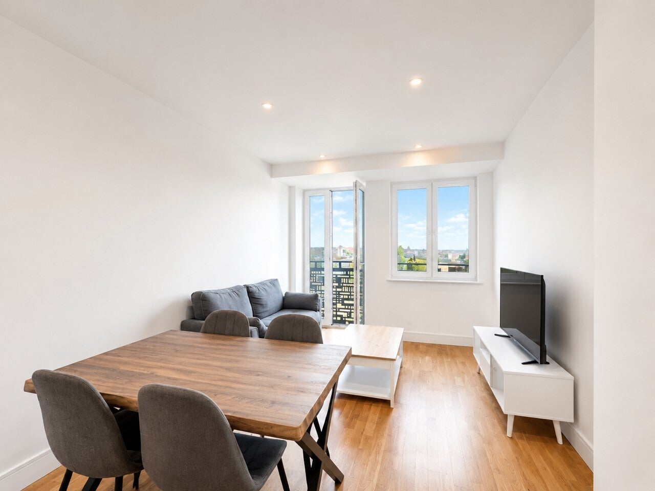 Flat Swanfield Road in Waltham Cross