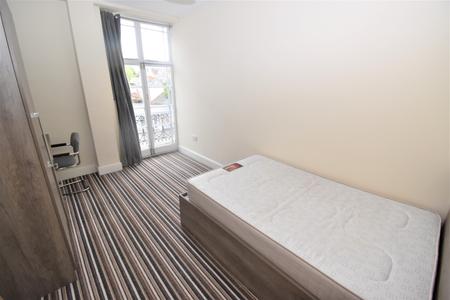 Room Powers Court in Royal Leamington Spa