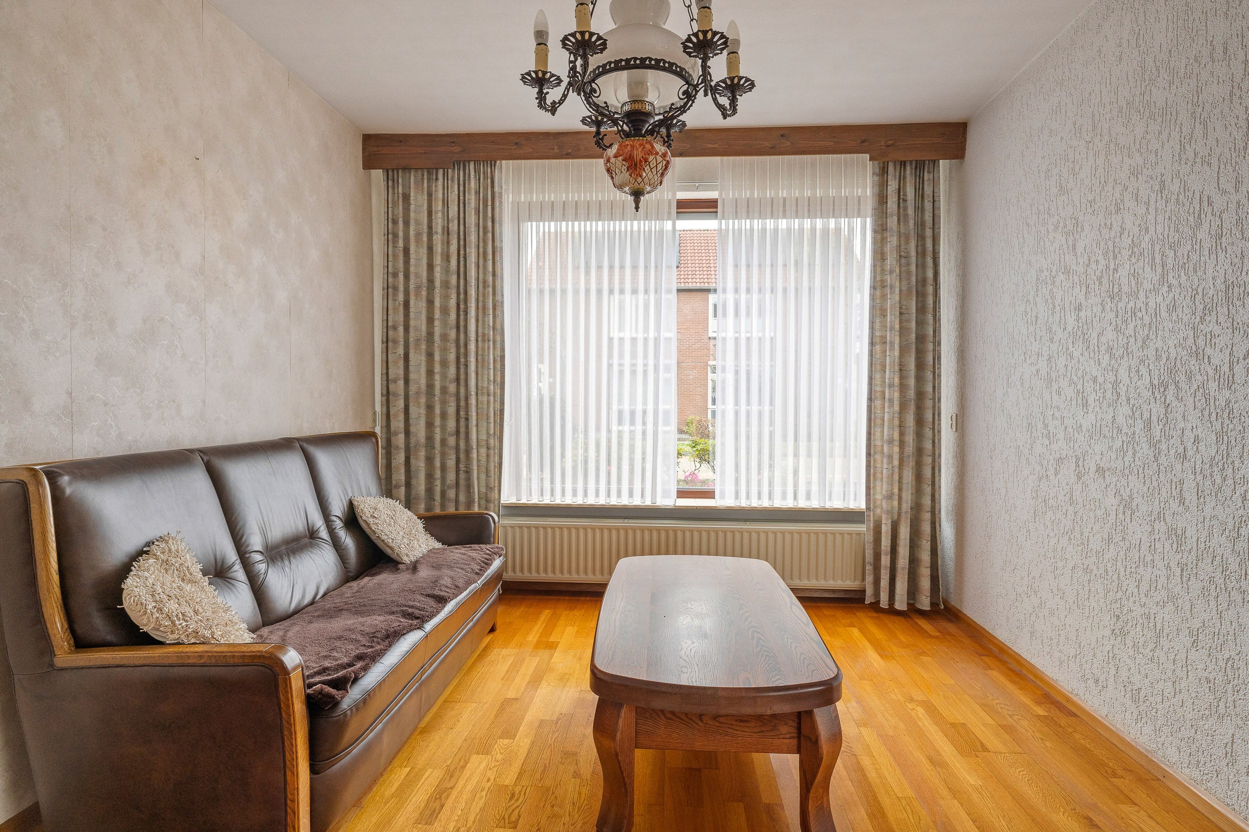 Twee-onder-één-kap te koop: Pastoor Leursstraat 25, Maasbree