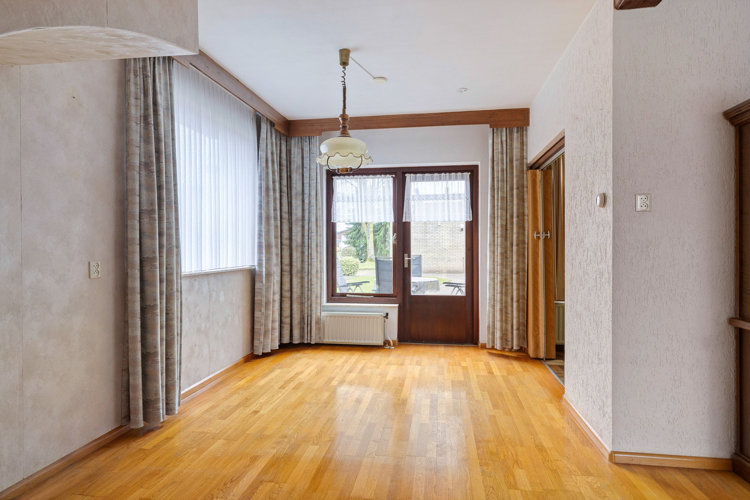 Twee-onder-één-kap te koop: Pastoor Leursstraat 25, Maasbree