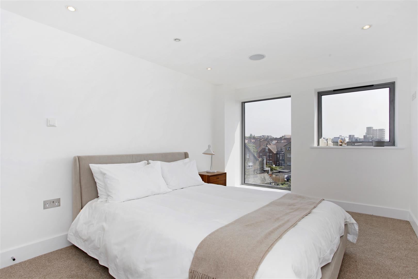 Flat The Leas in Southend-on-Sea