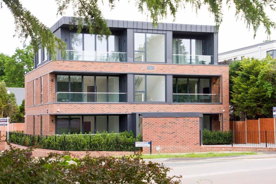 Flat Eastbury Avenue in Three Rivers