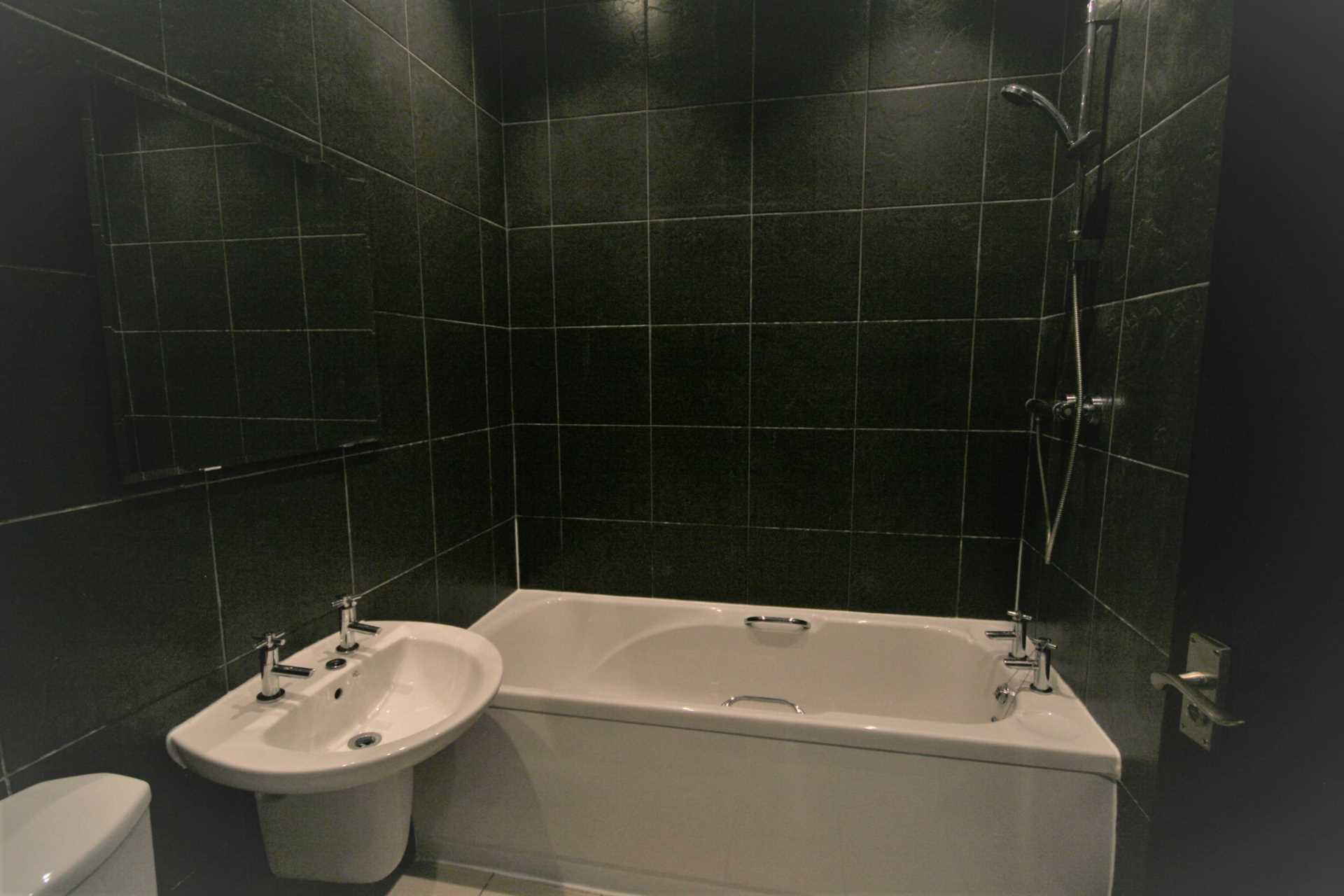 Room Wallis Street in Warrington
