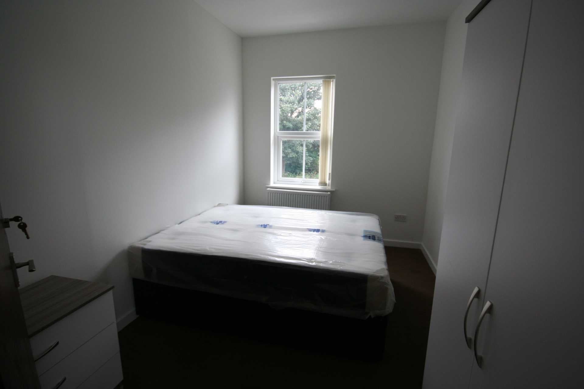 Room Wallis Street in Warrington