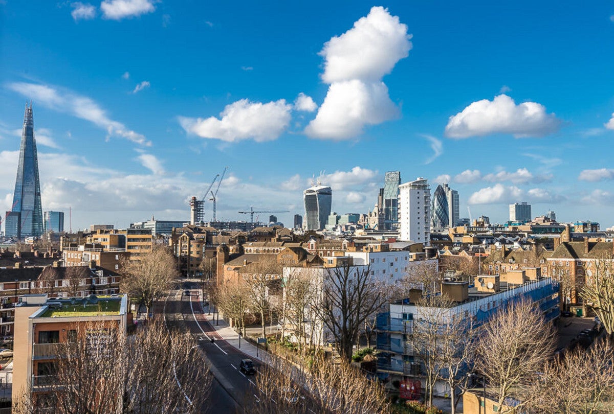 Flat Freda Street in Greater London