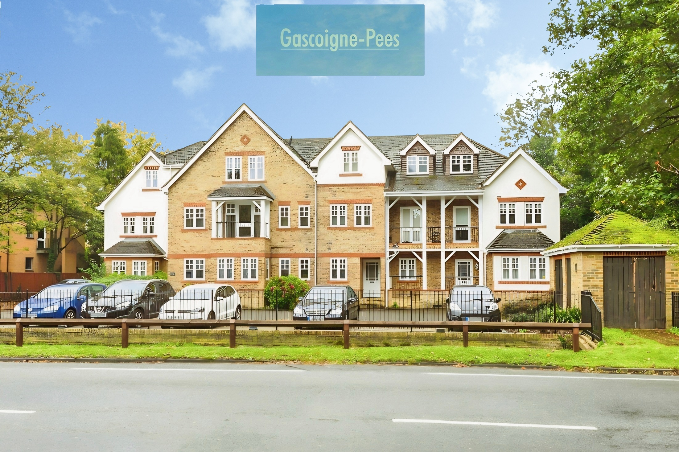 Flat Hillmont Road in Elmbridge