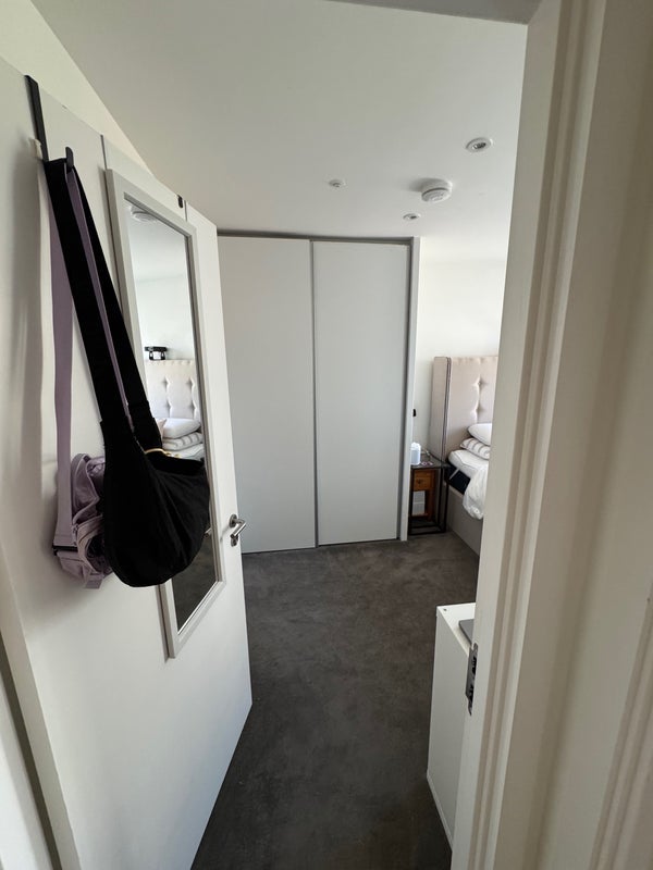 Room Mirabelle Gardens in Greater London