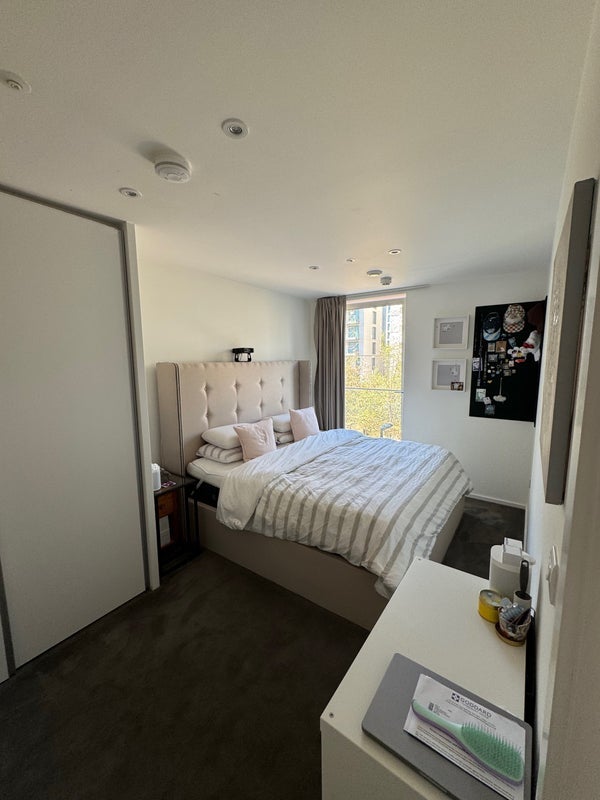 Room Mirabelle Gardens in Greater London
