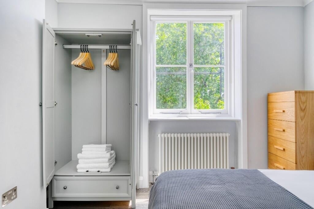 Flat Egerton Place in Greater London