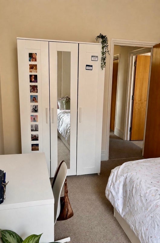 Room Miles Road in Bristol
