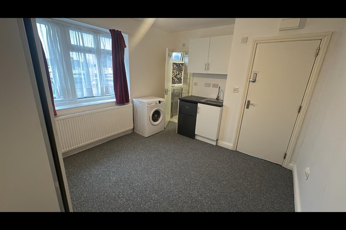Flat Westleigh Gardens in Greater London