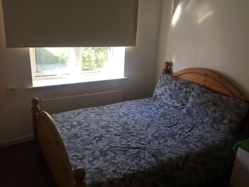 Room Sutton Way in Greater London