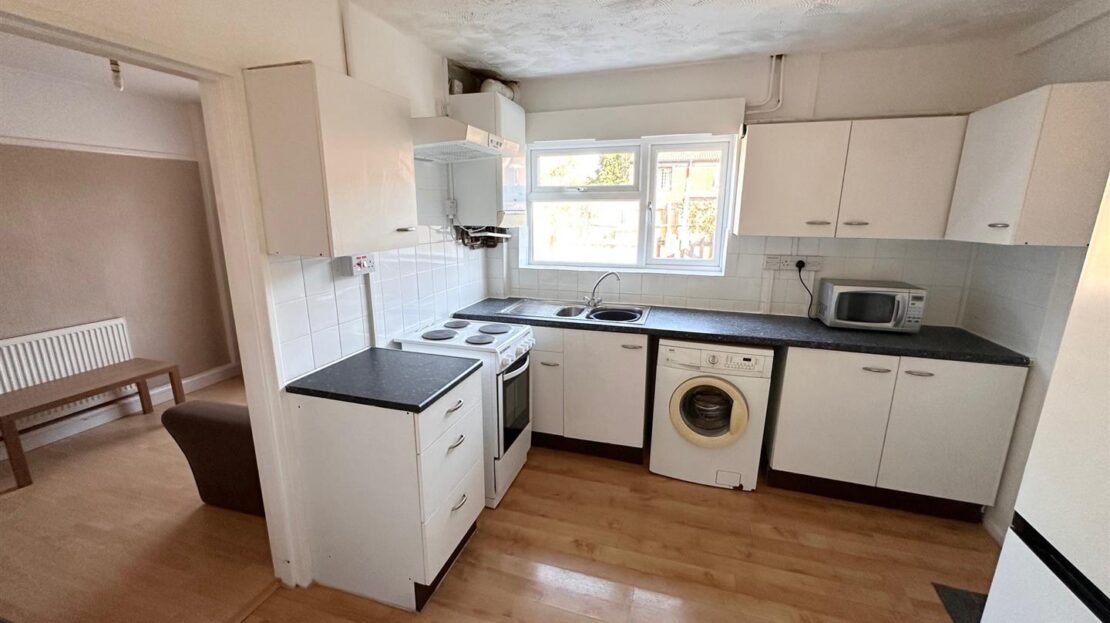 House New Peachey Lane in Greater London