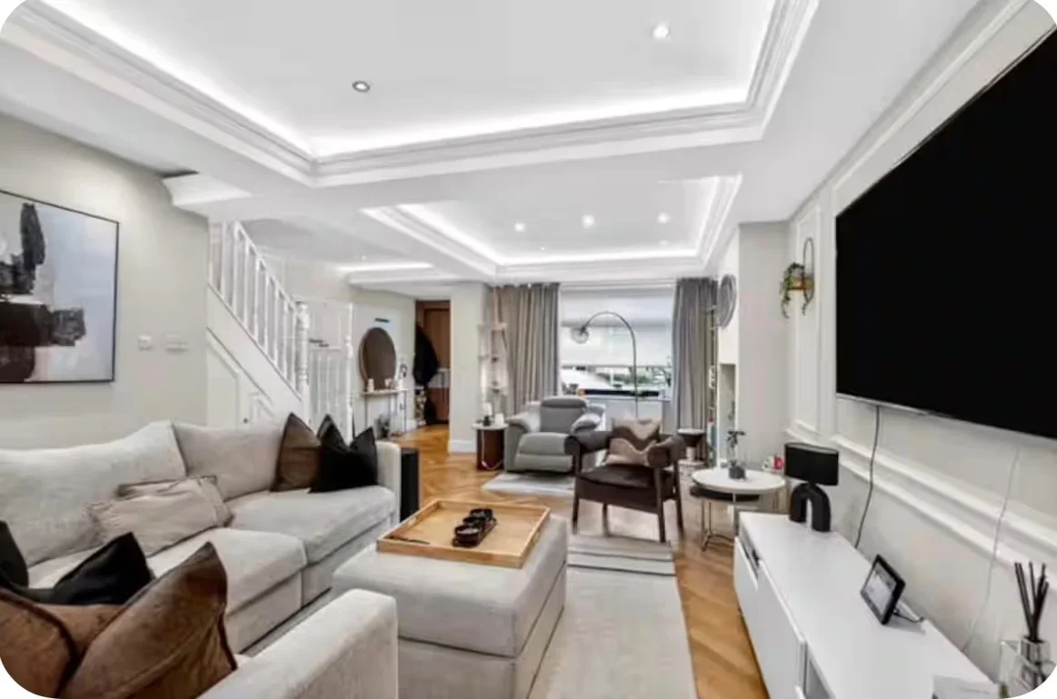 House Empire Road in Greater London