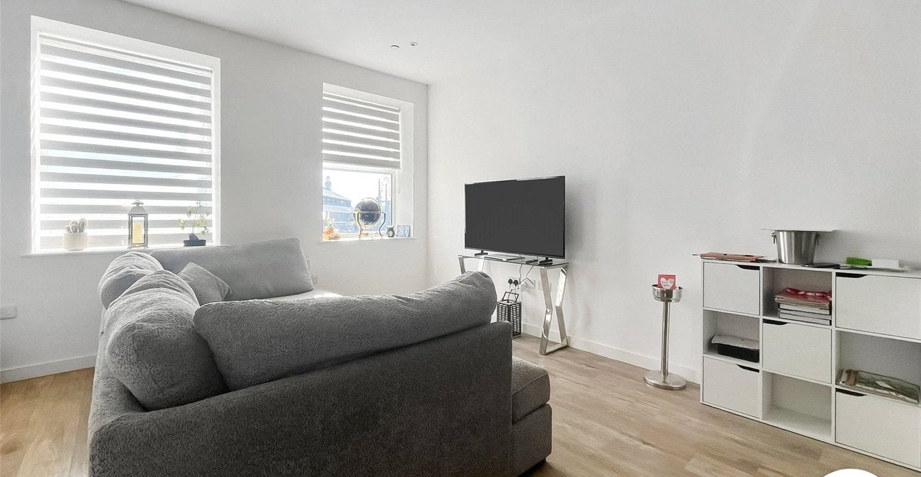 Flat Quayside in Gillingham