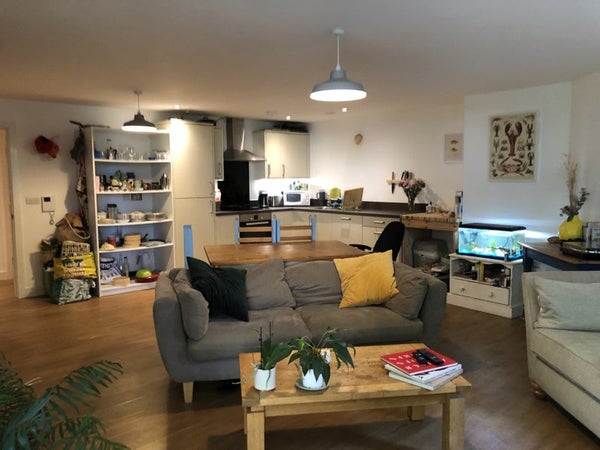 Flat Coronation Road in Bristol