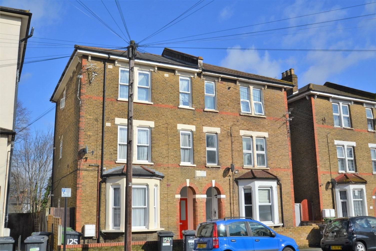 Flat Nightingale Grove in Greater London