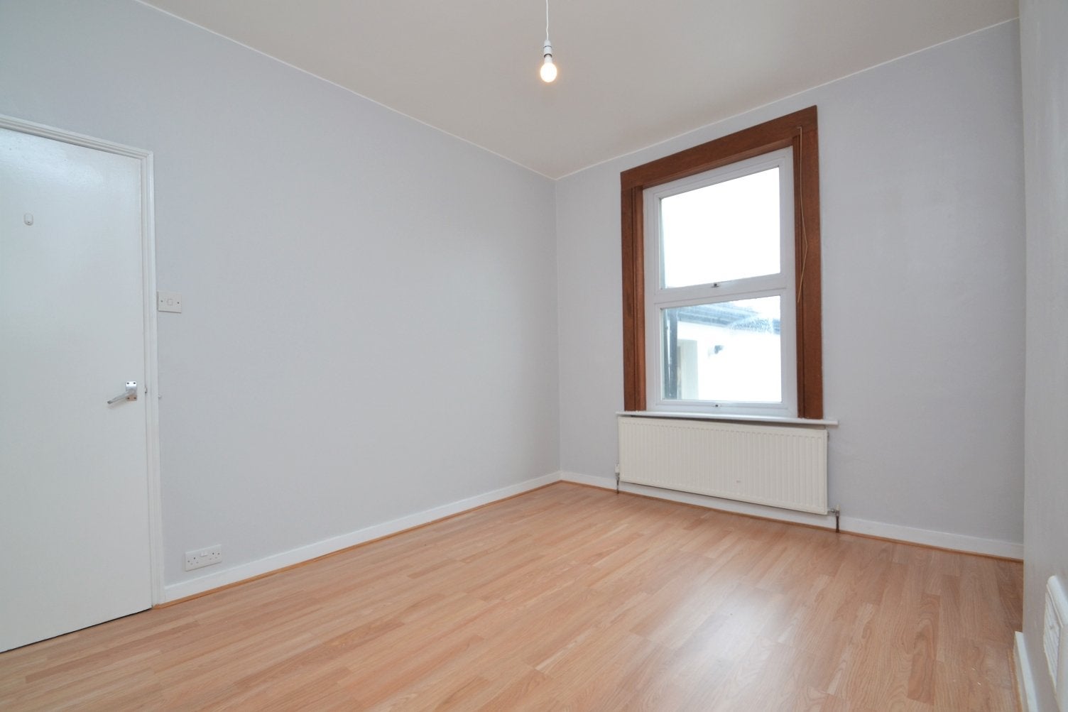 Flat Nightingale Grove in Greater London