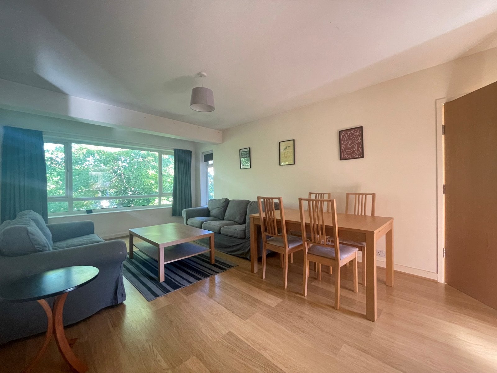 Flat Kirkstall Lane in Leeds