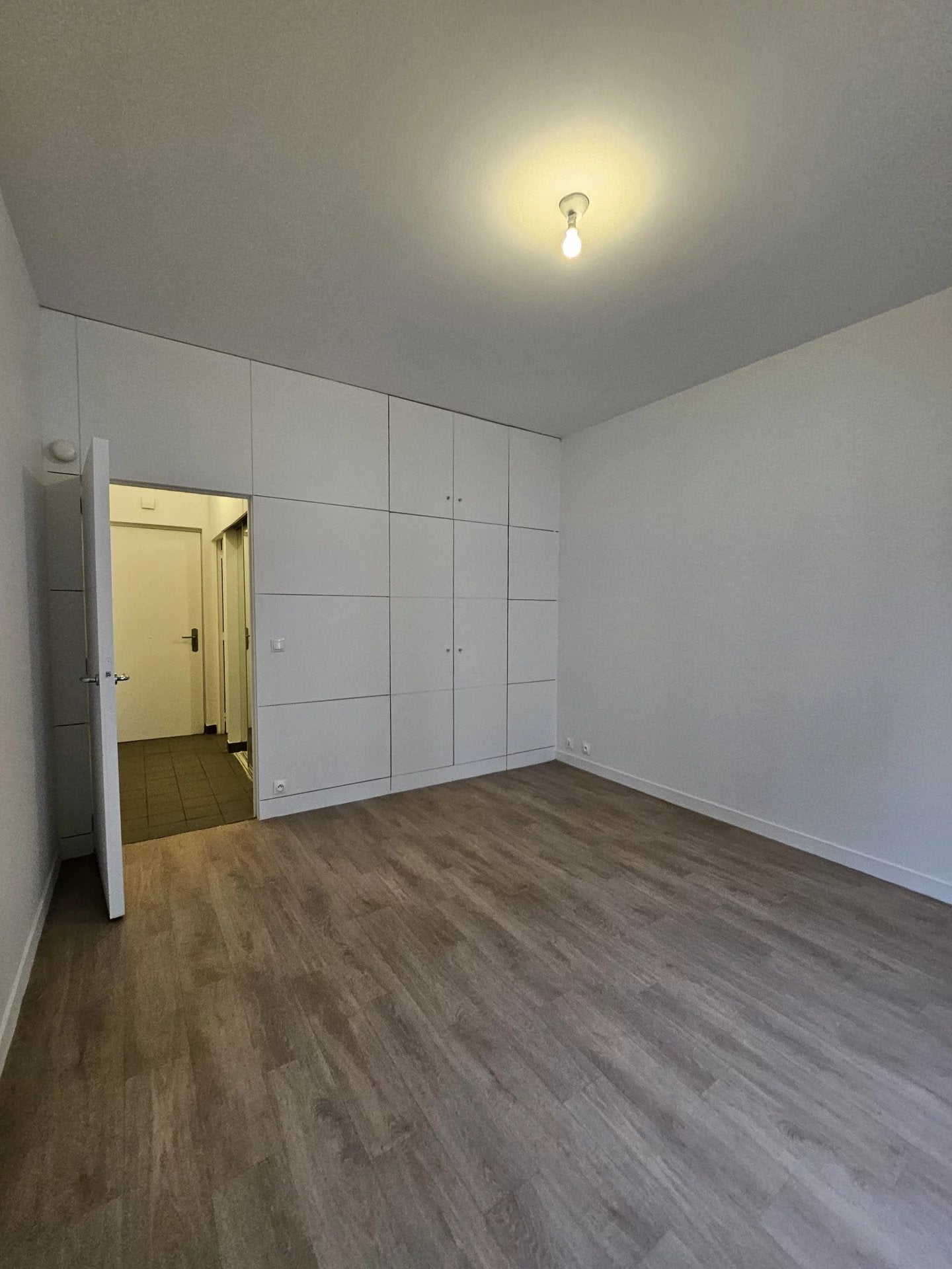 Flat Rue de Lille in Paris