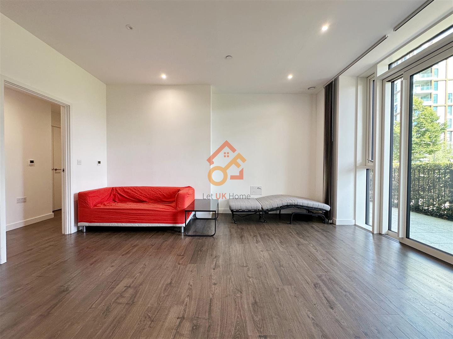Flat Coster Avenue in London