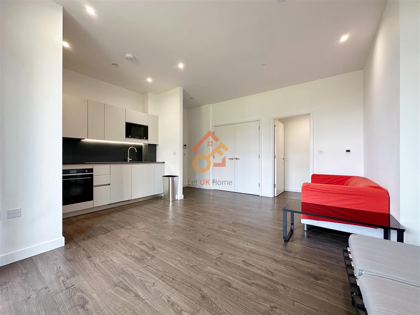 Flat Coster Avenue in London