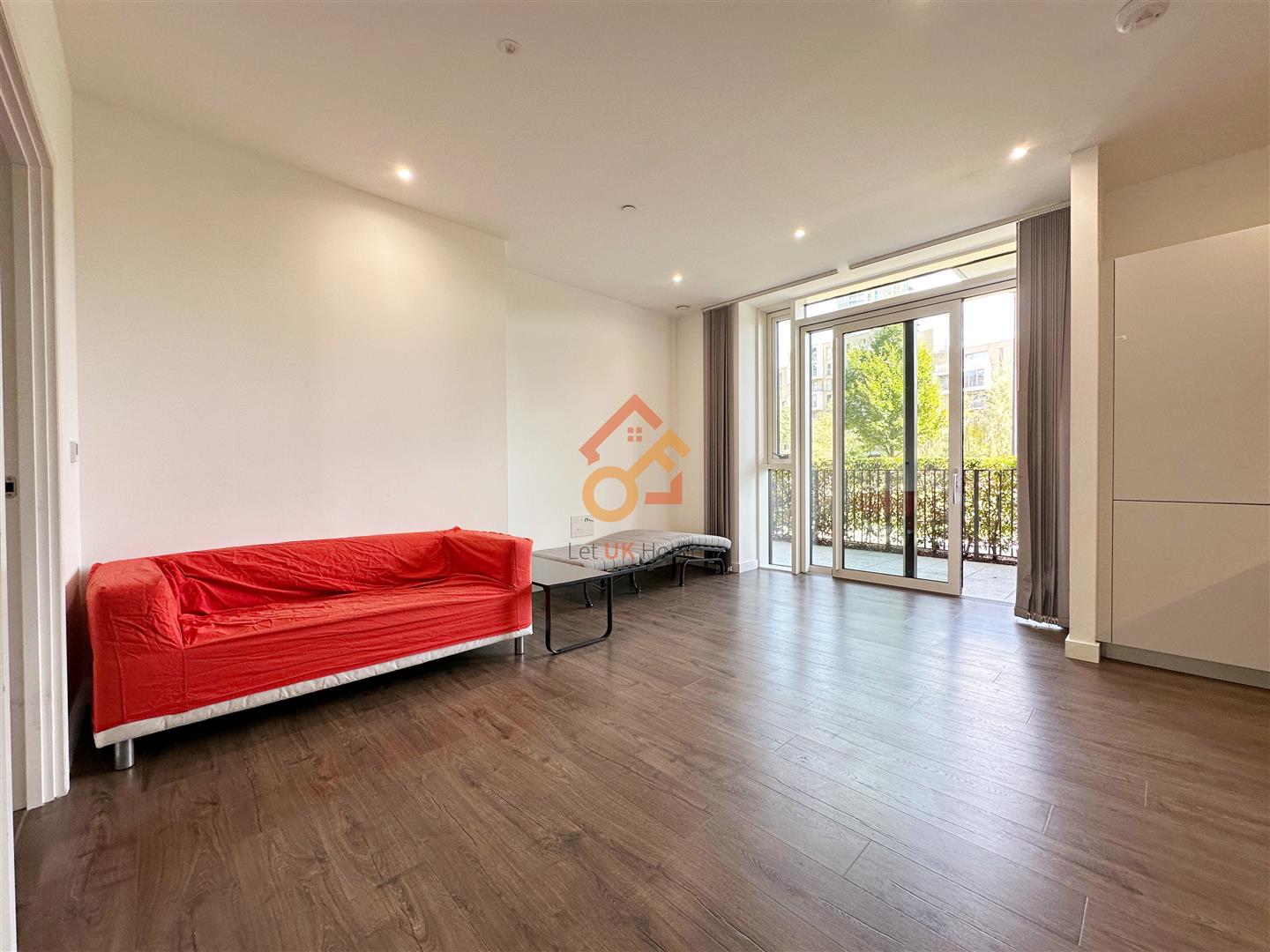 Flat Coster Avenue in London