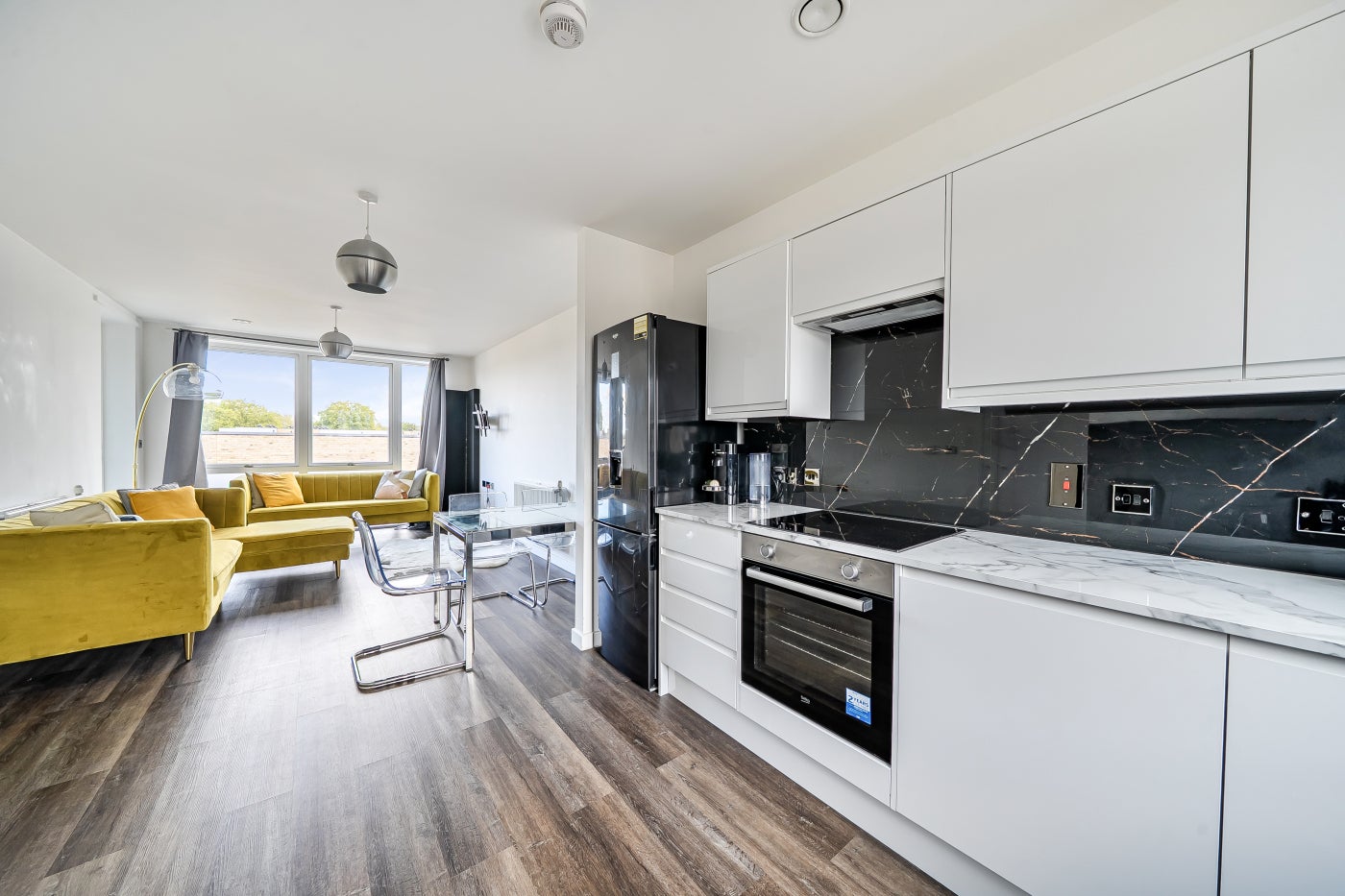 Flat Wrigglesworth Street in Greater London