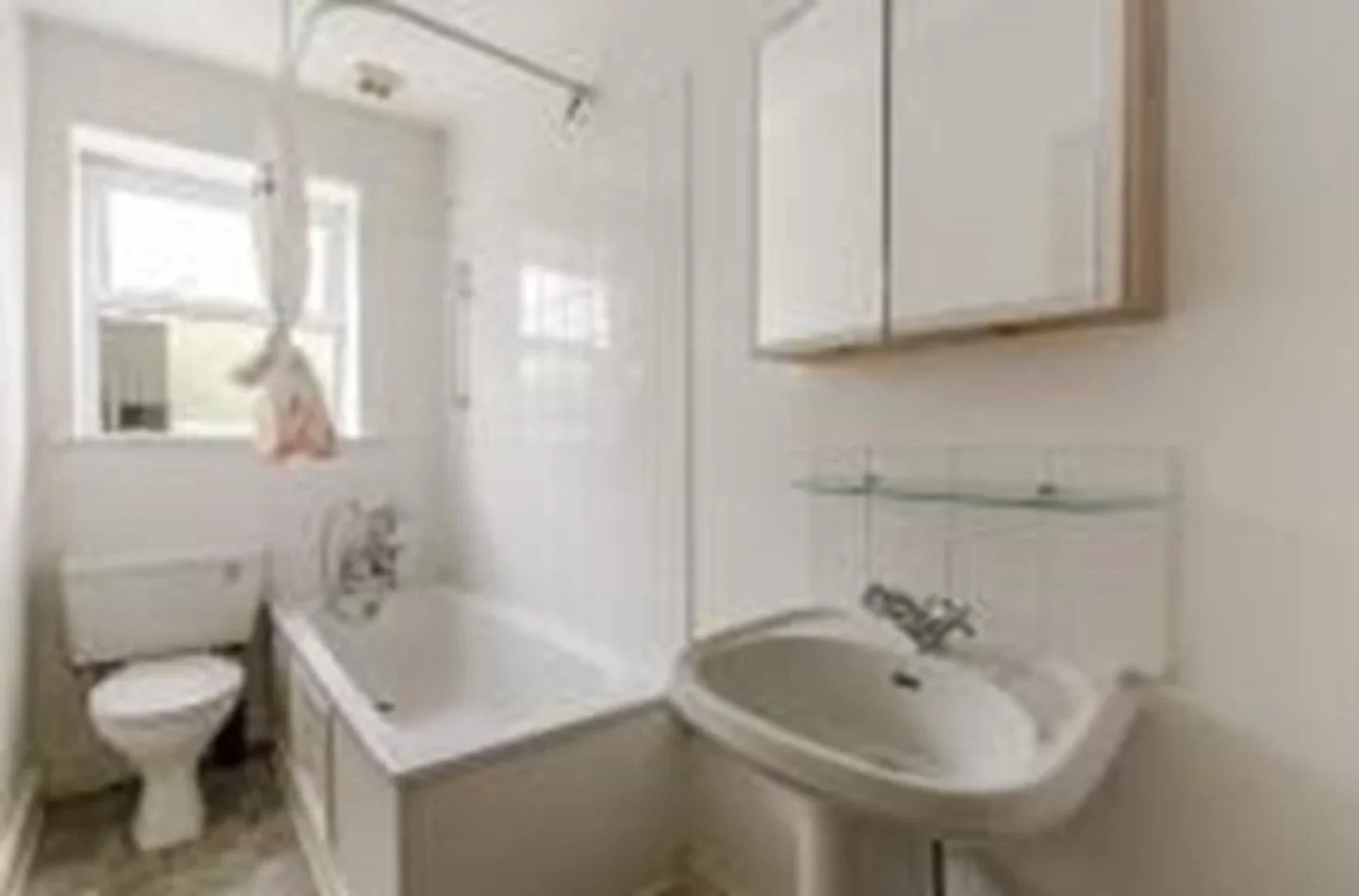 Flat Waldegrave Road in Greater London