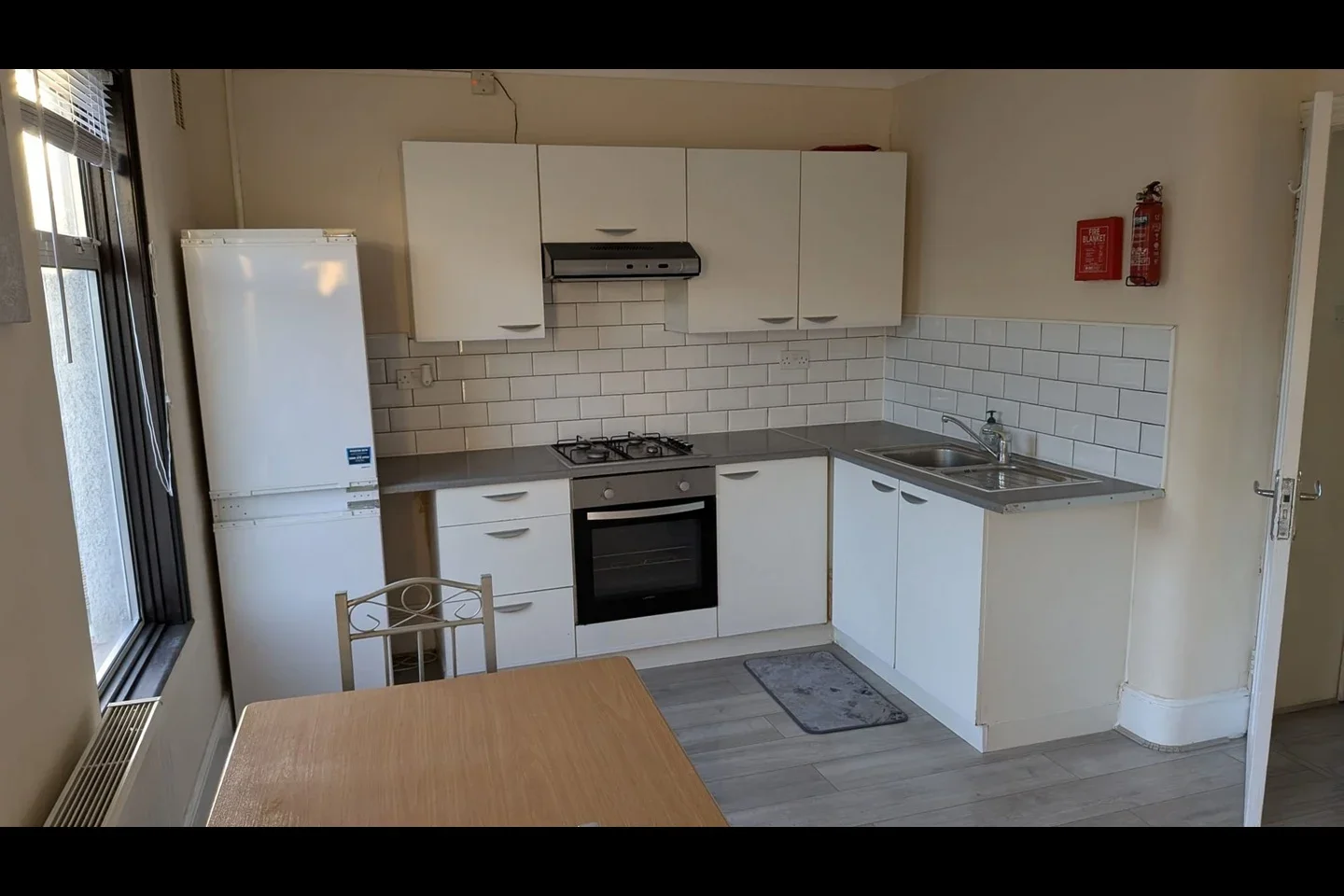 Flat Grange Road in Greater London