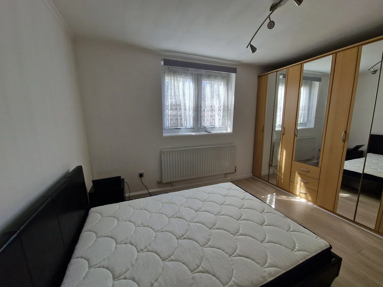 Flat Devon Close in Salford