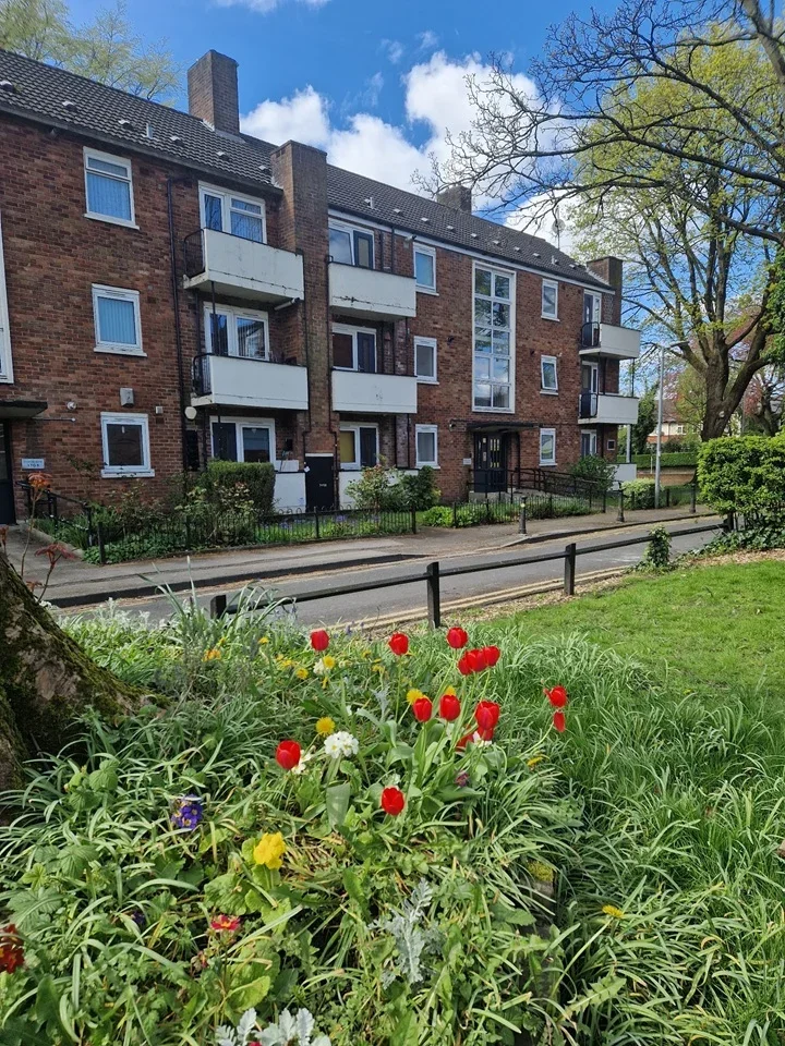 Flat Devon Close in Salford