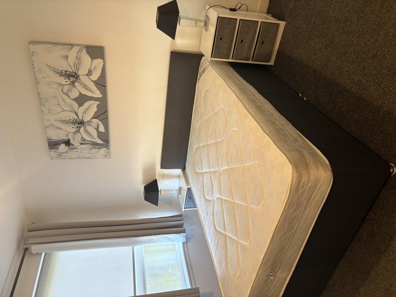Flat Firpark Court in Glasgow