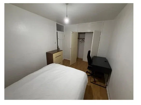 Room Augusta Street in Greater London