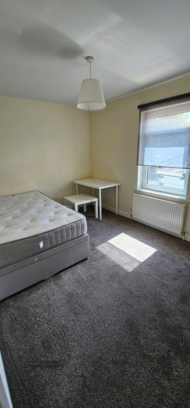 Flat Daventry Road in Bristol