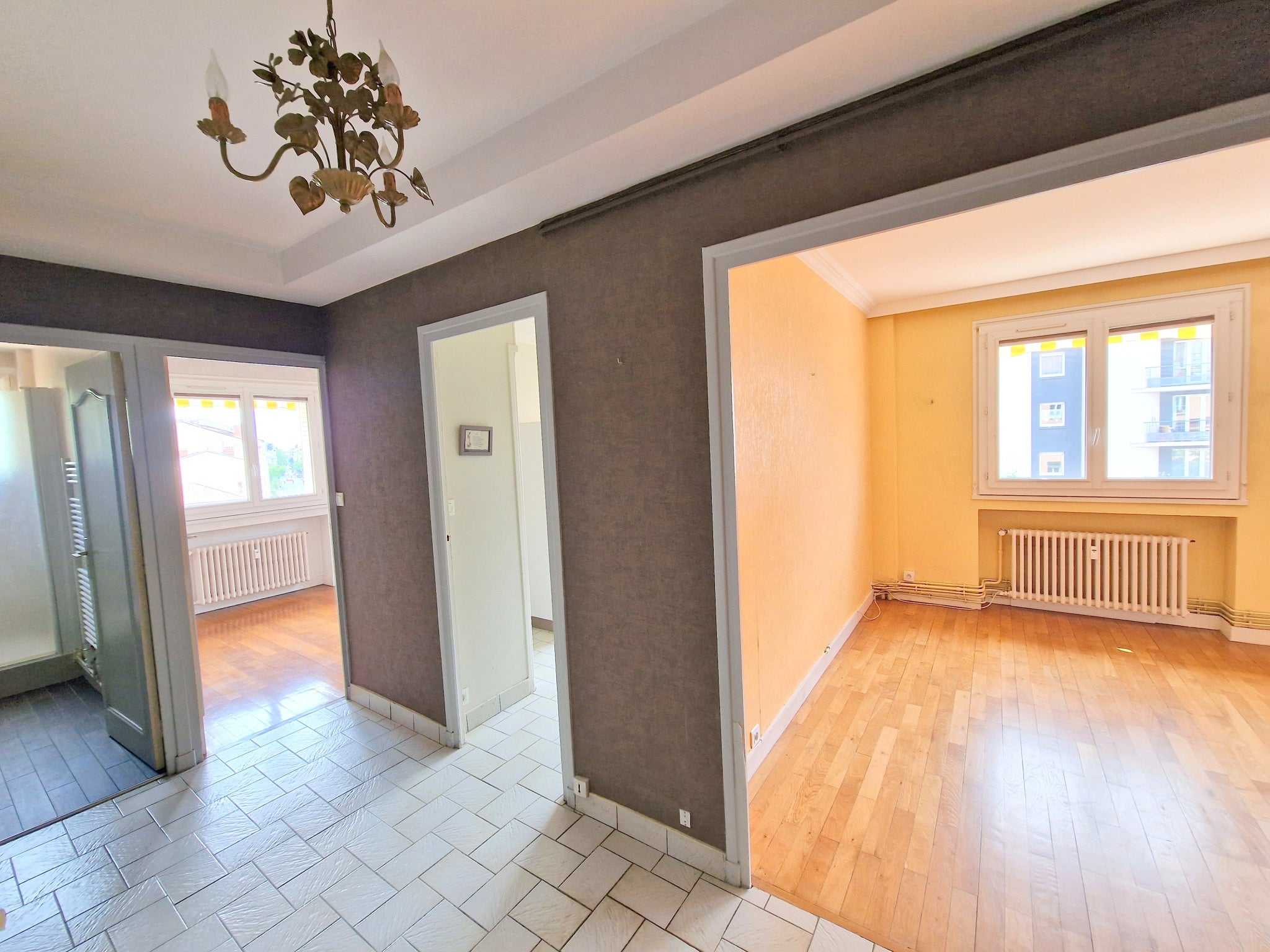 Flat Cours Tolstoï in Villeurbanne
