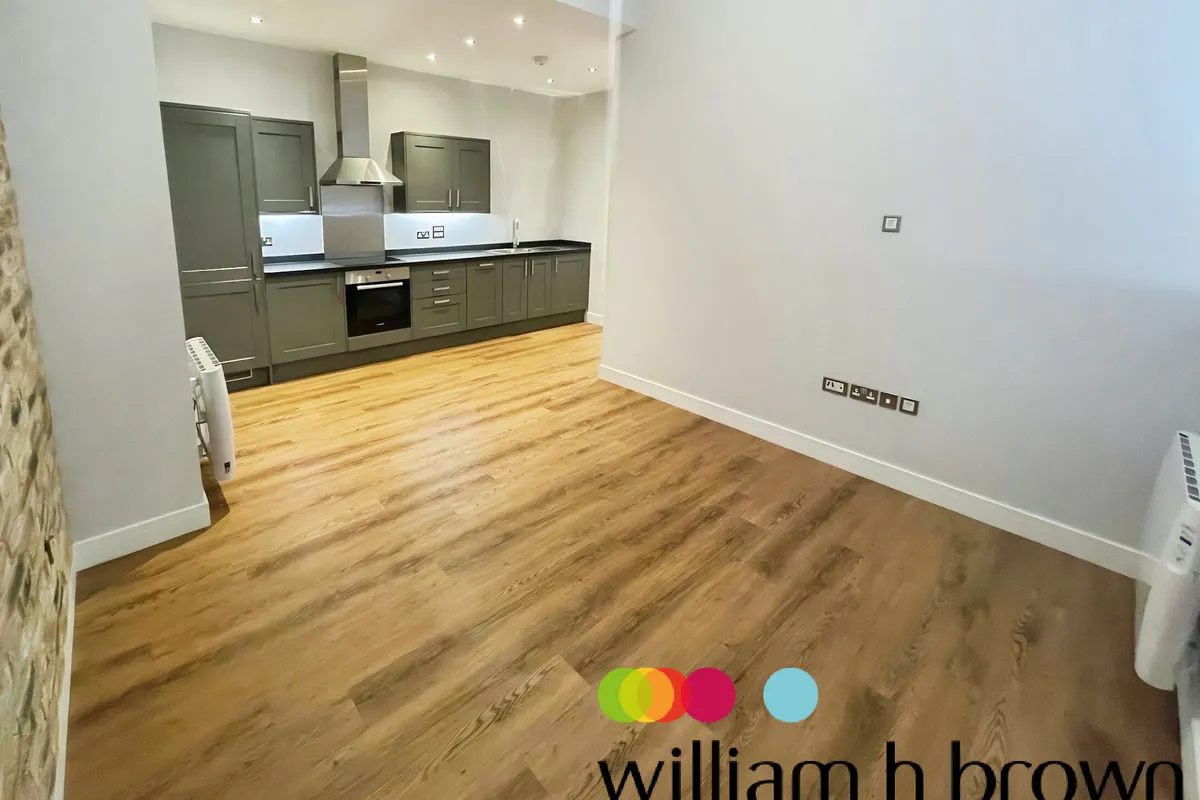 Flat Whitewell Road in Colchester