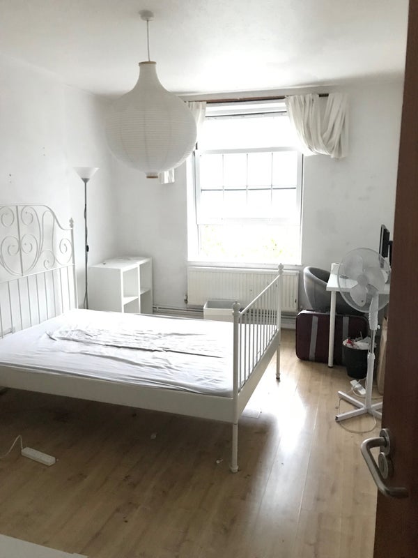 Room Prince of Wales Road in Greater London