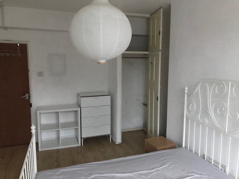 Room Prince of Wales Road in Greater London