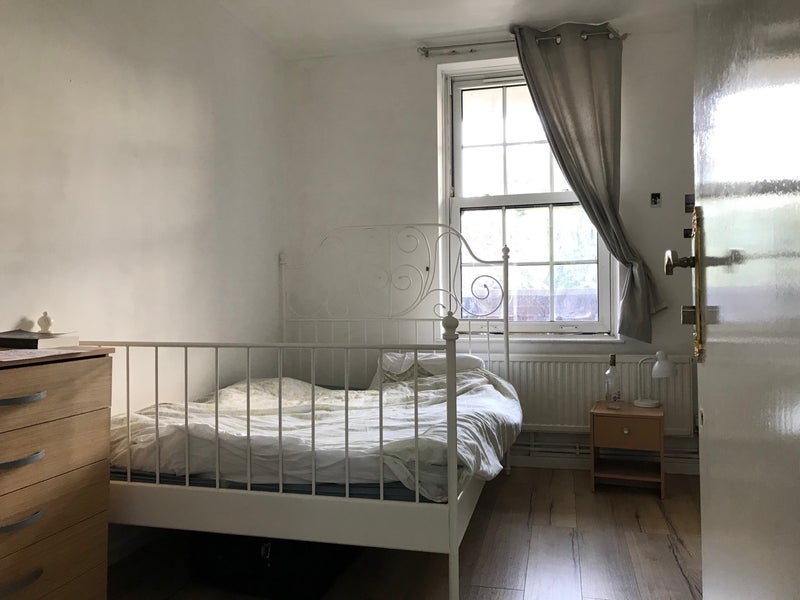 Room Prince of Wales Road in Greater London