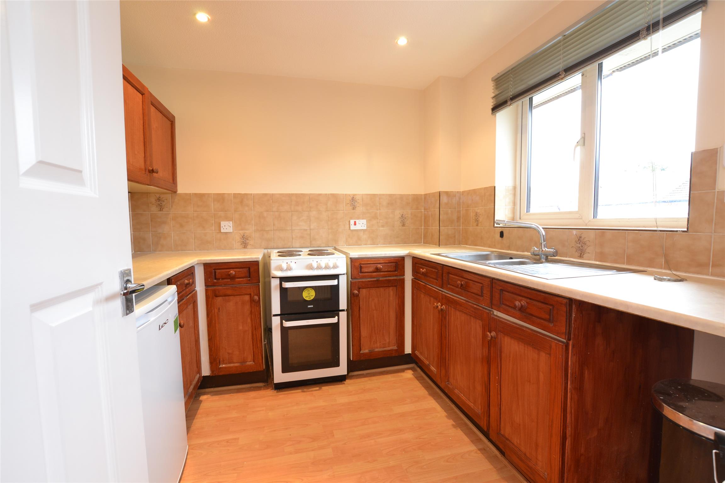 Flat Hexham Road in Greater London