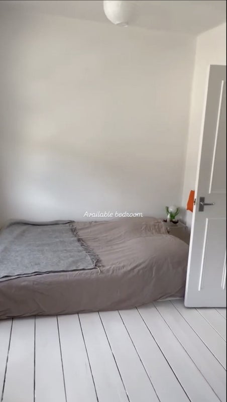 Room Bouverie Road in Greater London