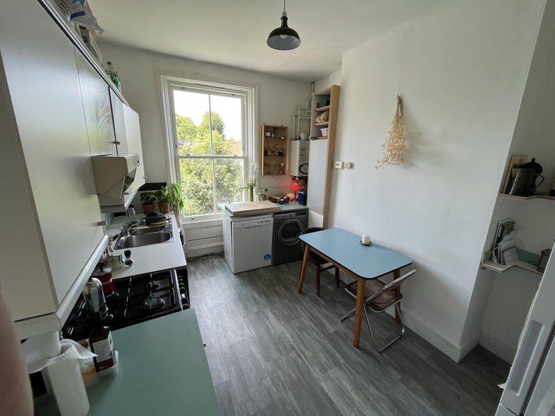 Room Bouverie Road in Greater London